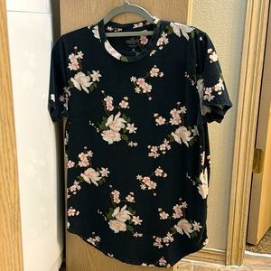 Men’s hollister shirt